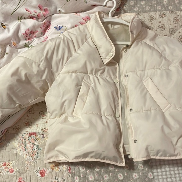 Jackets & Blazers - Off white beige puffer jacket
